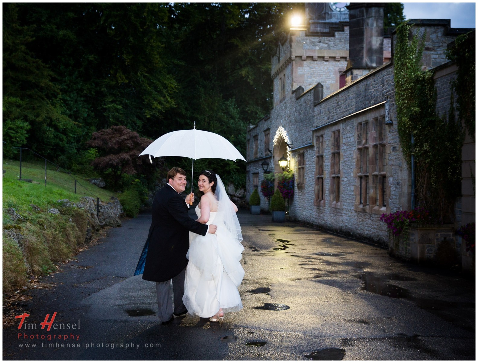 Relaxed and natural, a wedding photograph at thornbridge hall